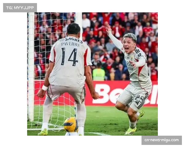 花絮：雨中激战，卡利亚里门将失误送礼后完成神奇三连扑